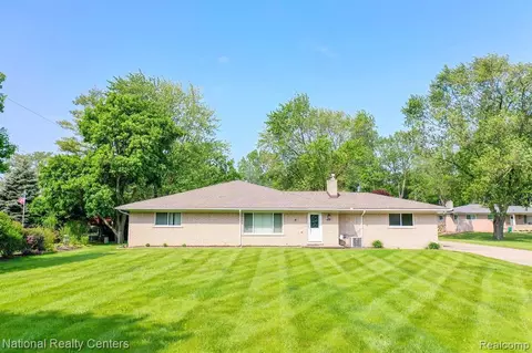 14934 Clinton River Rd, Sterling Heights, MI 48313