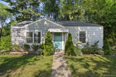 189 Kissane Ave, Brighton, MI 48116