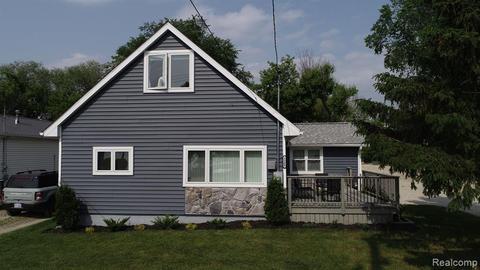 1369 Pratt Dr, Lapeer, MI 48446
