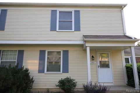 1444 Mariner Dr, Walled Lake, MI 48390