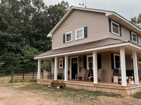 9860 Buckhorn Lake Rd, Holly, MI 48442