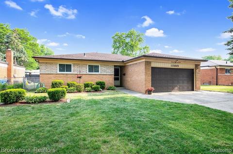 13845 Castle Ave, Warren, MI 48088