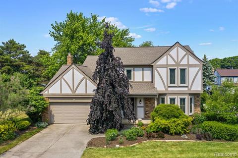 5718 Stonington, West Bloomfield, MI 48322