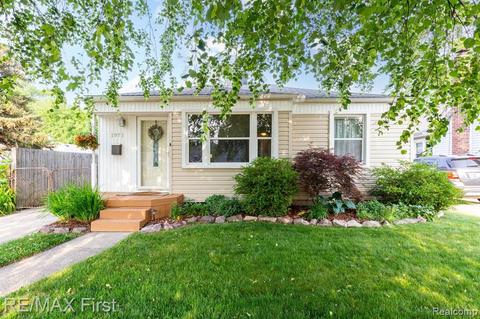 1971 Martin Rd, Ferndale, MI 48220
