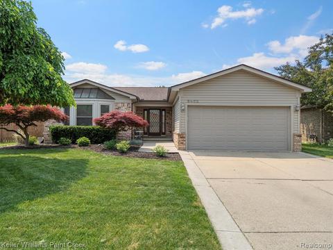5462 Kebbe Dr, Sterling Heights, MI 48310