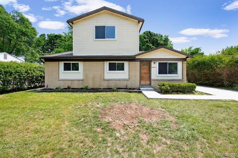 16401 Lauren St, Taylor, MI 48180