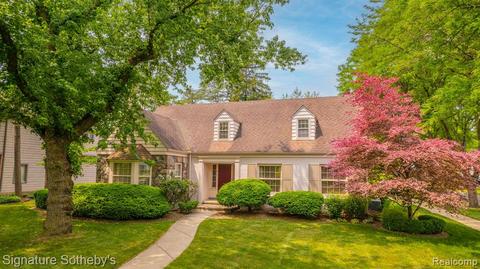477 Fairfax St, Birmingham, MI 48009