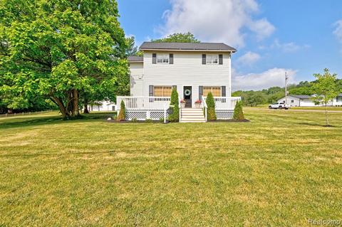 11347 Hartland Rd, Fenton, MI 48430