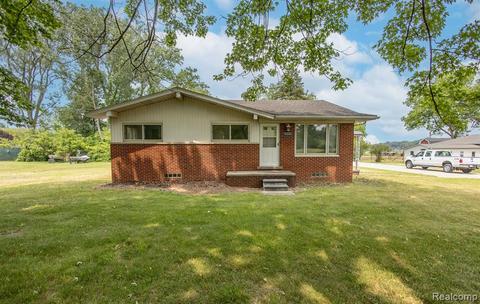 32002 Prescott St, Romulus, MI 48174