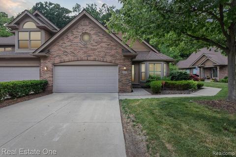 5259 Royal Vale Ln, Dearborn, MI 48126
