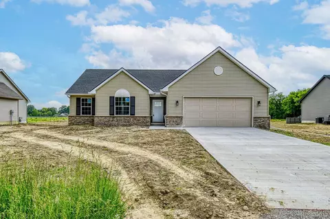 80325 Belle River Rd, Memphis, MI 48041