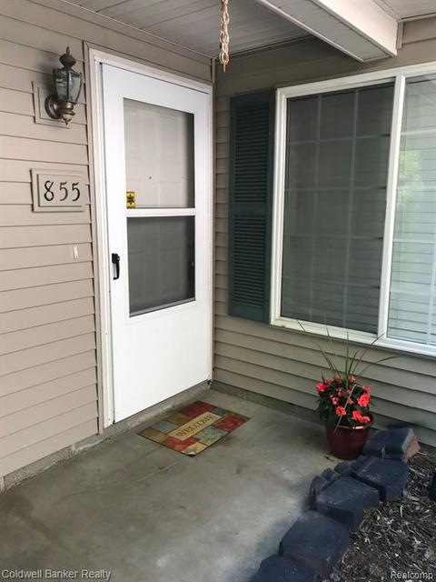 855 Saybrook Dr, Waterford, MI 48327