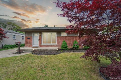 31585 Taylor St, Wayne, MI 48184