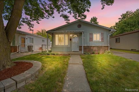 20489 Woodward St, Clinton Township, MI 48035