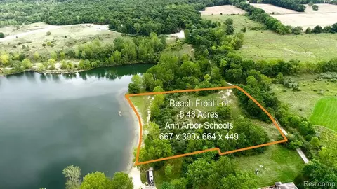 5810 Stonehedge Ct, Ann Arbor, MI 48105