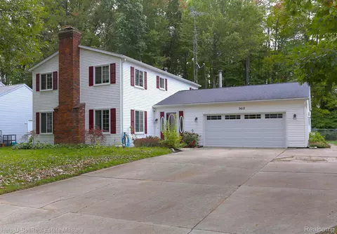 3612 Old Farm Ln, Fort Gratiot, MI 48059