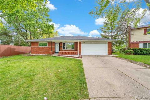 4215 Burssens Ct, Warren, MI 48092
