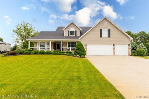 510 Sunrise Dr, Clarkston, MI 48348