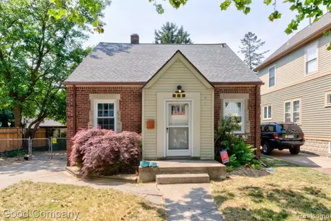 421 W Hazelhurst St, Ferndale, MI 48220