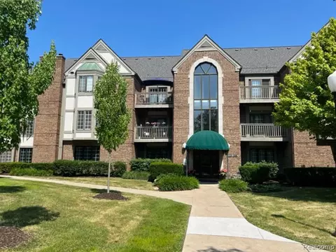 797 Deer Ct, Plymouth, MI 48170