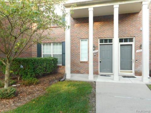 13249 Canopy Dr, Sterling Heights, MI 48313