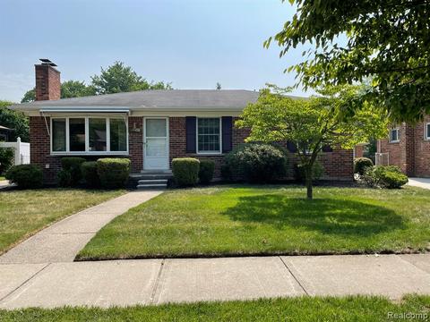 9258 Woodring St, Livonia, MI 48150