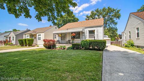 18747 Woodside St, Harper Woods, MI 48225