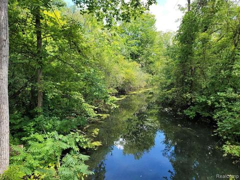 0000 Bramble Brae Dr, White Lake, MI 48386