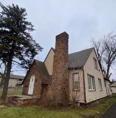561 E Montcalm St, Pontiac, MI 48342
