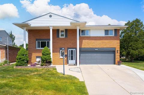 27320 Kingswood Dr, Dearborn Heights, MI 48127