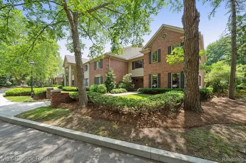 109 Barden Crt Ct, Bloomfield Hills, MI 48304
