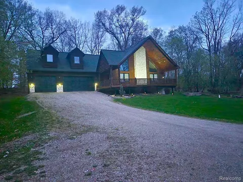 3845 Lake Lapeer Dr, Metamora, MI 48455