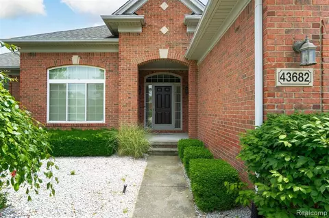 43682 Scaup Ln, Clinton Township, MI 48038