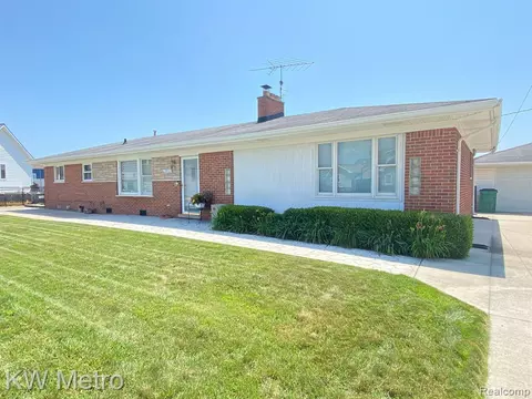 28912 Field St, Chesterfield, MI 48047