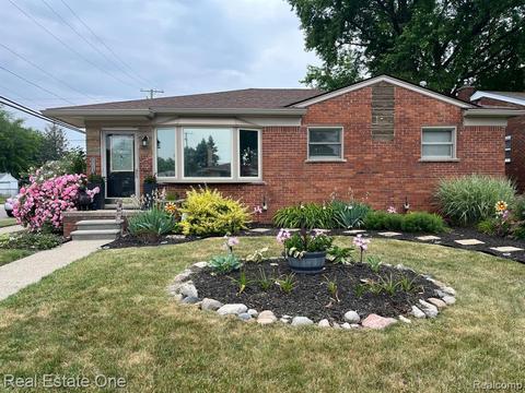 17303 Veronica Ave, Eastpointe, MI 48021