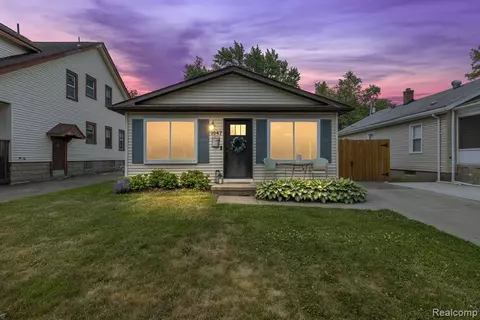 1047 Princeton Rd, Berkley, MI 48072