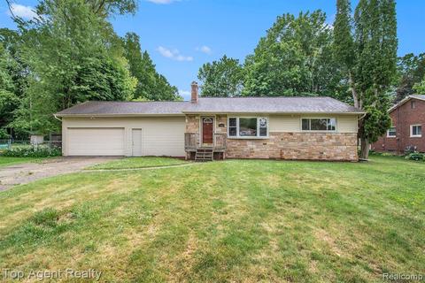 3169 Skander Dr, Flint, MI 48504
