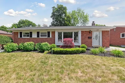 1439 Jay Ave, Ypsilanti, MI 48198