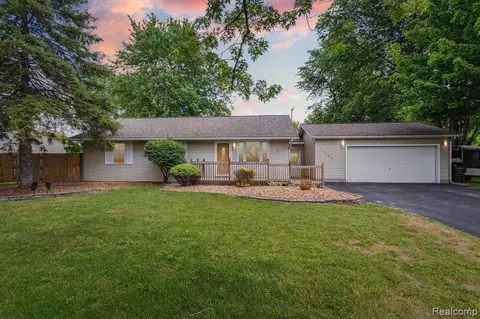 11764 Brookshire St, Temperance, MI 48182