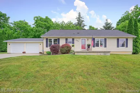 321 Hamilton St, Byron, MI 48418