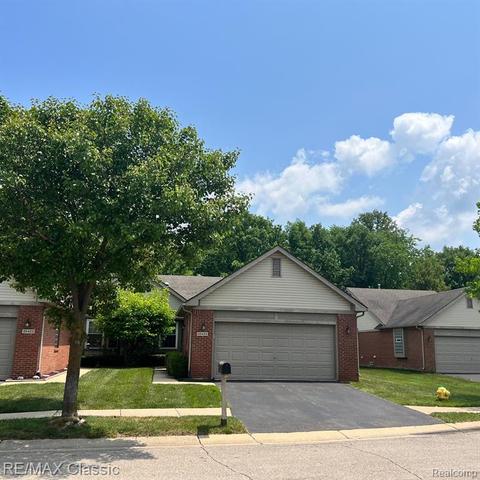 25435 Tara Ln E #37, Flat Rock, MI 48134
