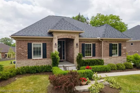 18943 Honey Tree Ln, Northville, MI 48168