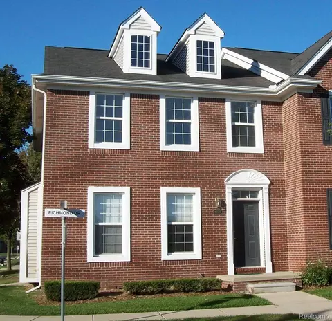 42681 Richmond Dr #29, Sterling Heights, MI 48313
