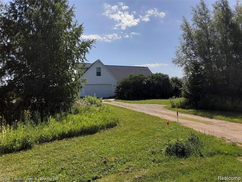 291 W Coulter Rd, Lapeer, MI 48446