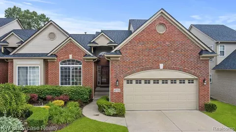 1772 Pine Forest Dr, Commerce Twp, MI 48390