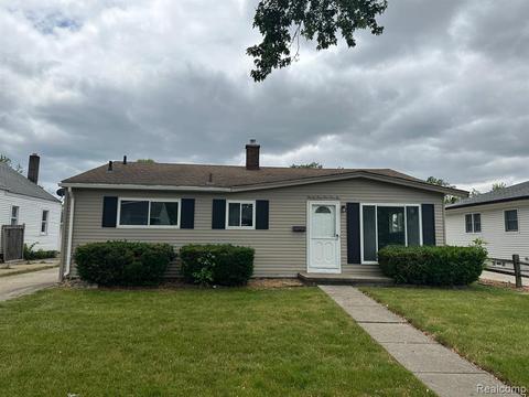 23112 Detour St, Saint Clair Shores, MI 48082