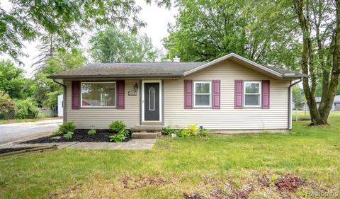 3418 Chalice Rd, Lake Orion, MI 48359