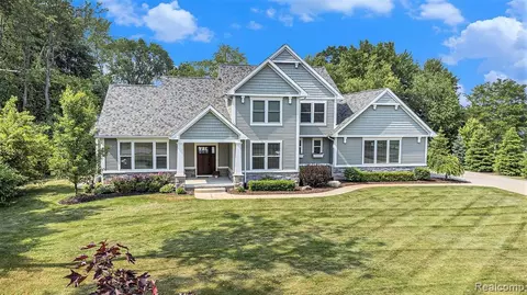 2250 White Hawk Trl, Howell, MI 48843