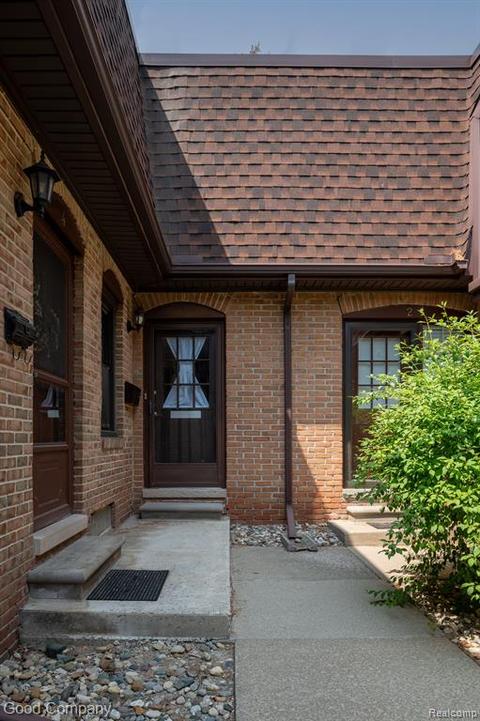 5095 Crooks Rd # 3, Royal Oak, MI 48073
