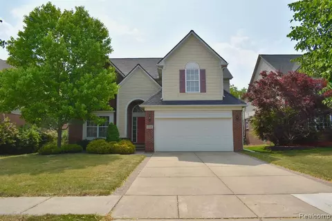 16481 Lincoln Dr, Northville, MI 48168